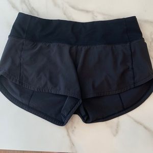 Lululemon Speed Up Low-Rise running shorts 2.5” inseam womens size 2.